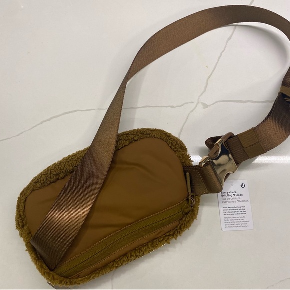 Lululemon Sherpa camel Everywhere Belt bag - Picture 3 of 10